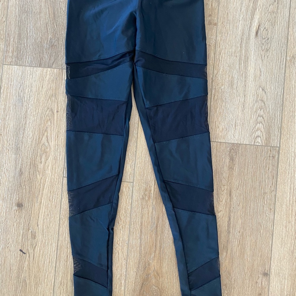 Onzie Black Mesh Leggings